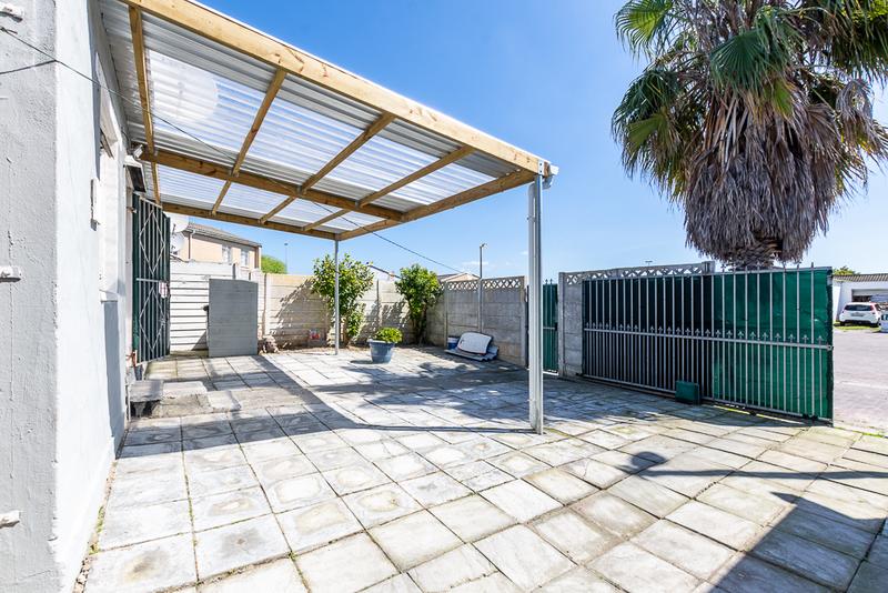 3 Bedroom Property for Sale in New Woodlands Western Cape